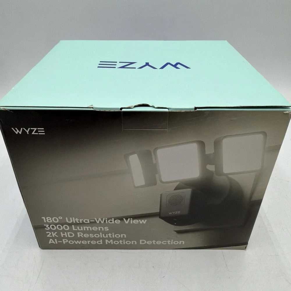 Wyze Cam Floodlight Pro BLACK 3000 Lumen LEDs 180° Wide View 2K HD Outdoor Wired